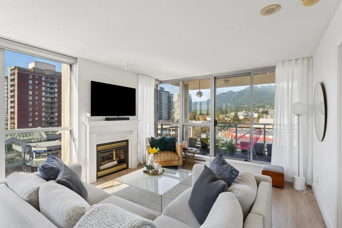 Kitchen Photo of 601 108 E 14th Street, North Vancouver, BC
