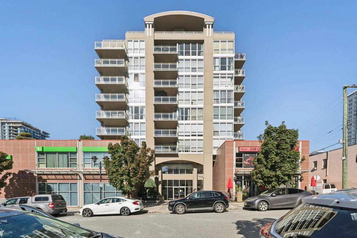 Neighborhood Park Photo Near 601 108 E 14th Street, North Vancouver, BC