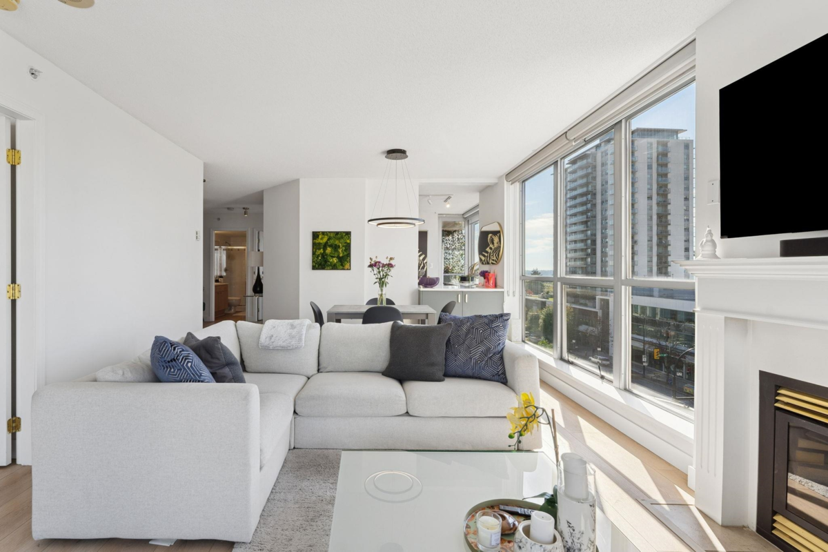 Pantry Photo of 601 108 E 14th Street, North Vancouver, BC