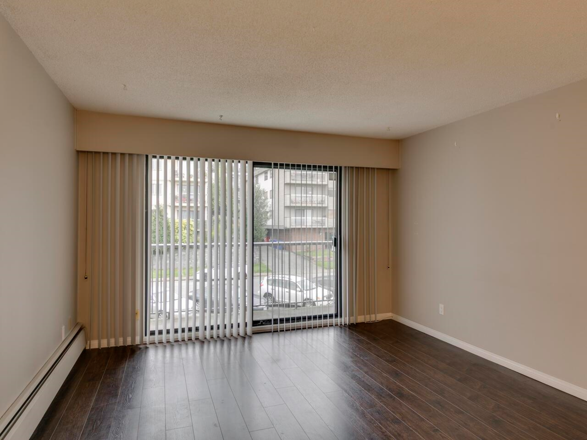 Walk-In Closet Photo of 208 275 W 2nd Street, North Vancouver, BC