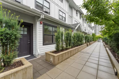 302 6933 Arcola Street, Burnaby, BC, Burnaby — Townhouse for sale