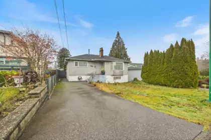 8255 18th Avenue, Burnaby, BC