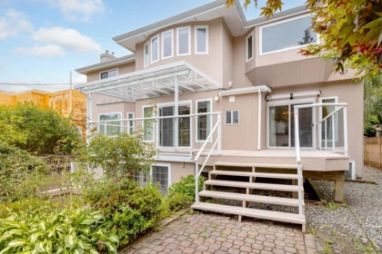 Garden / Landscaping Photo of 6968 Churchill Street, Vancouver, BC