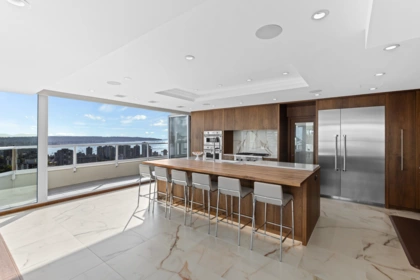 Kitchen Island Photo of 3102 717 Jervis Street, Vancouver, BC