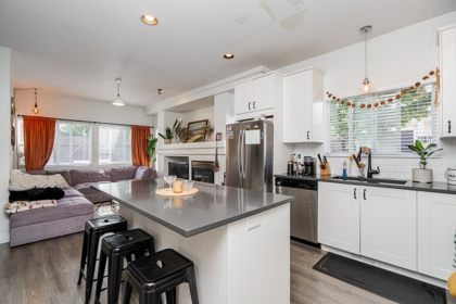Kitchen Island Photo of 16506 60th Avenue, Surrey, BC