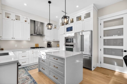 Kitchen Island Photo of 10631 Seahaven Drive, Richmond, BC