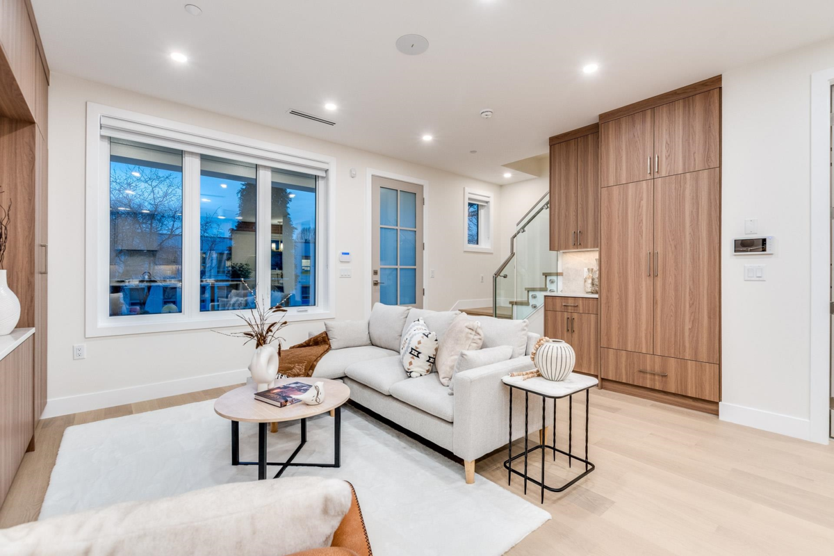 Breakfast Nook Photo of 1 2943 E 44th Avenue, Vancouver, BC