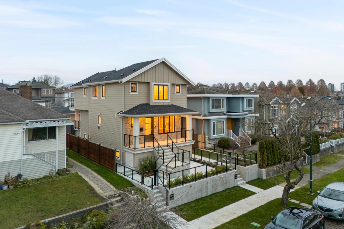 Fitness Center Photo Near 1 2943 E 44th Avenue, Vancouver, BC