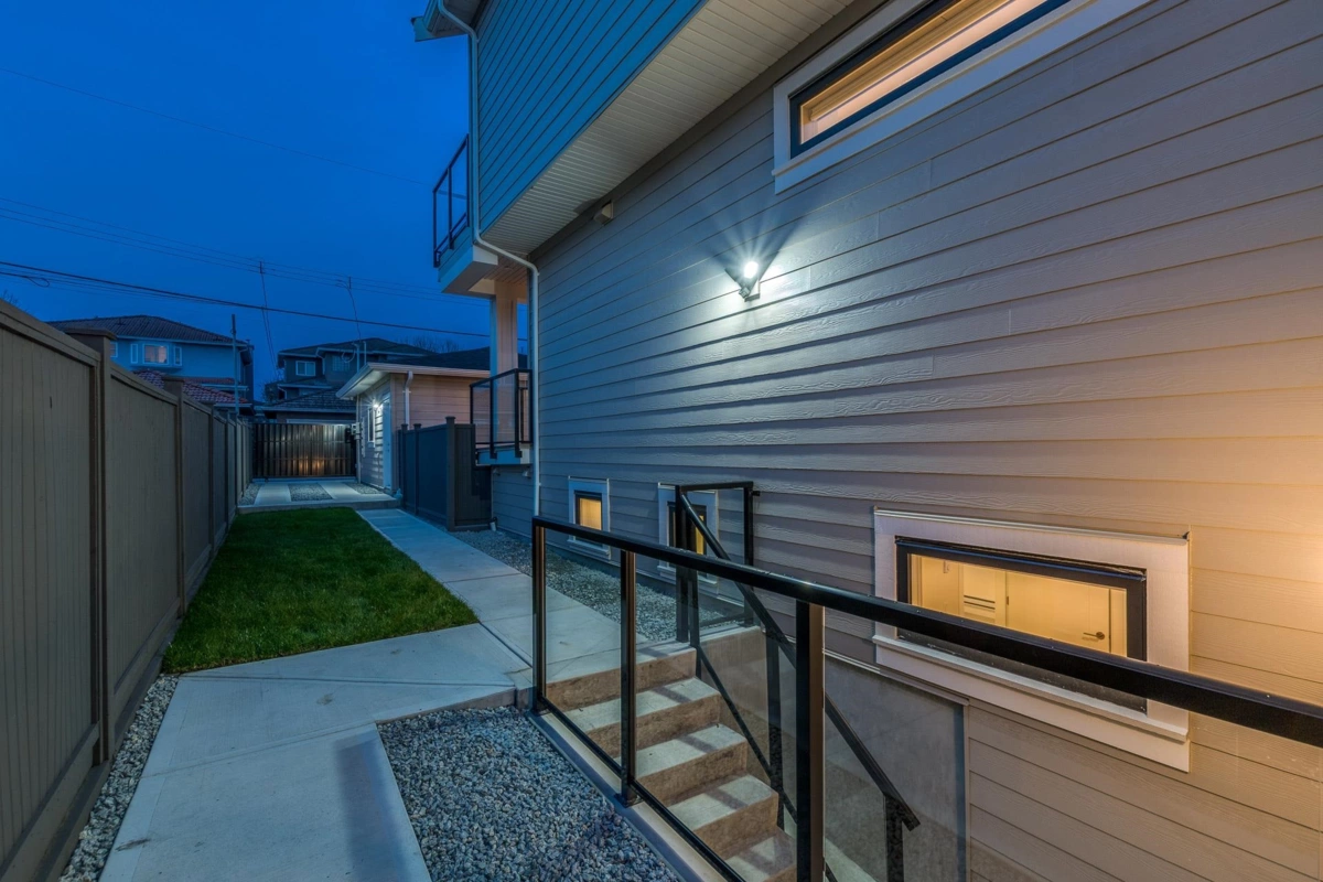 Outdoor Kitchen Photo of 1 2943 E 44th Avenue, Vancouver, BC
