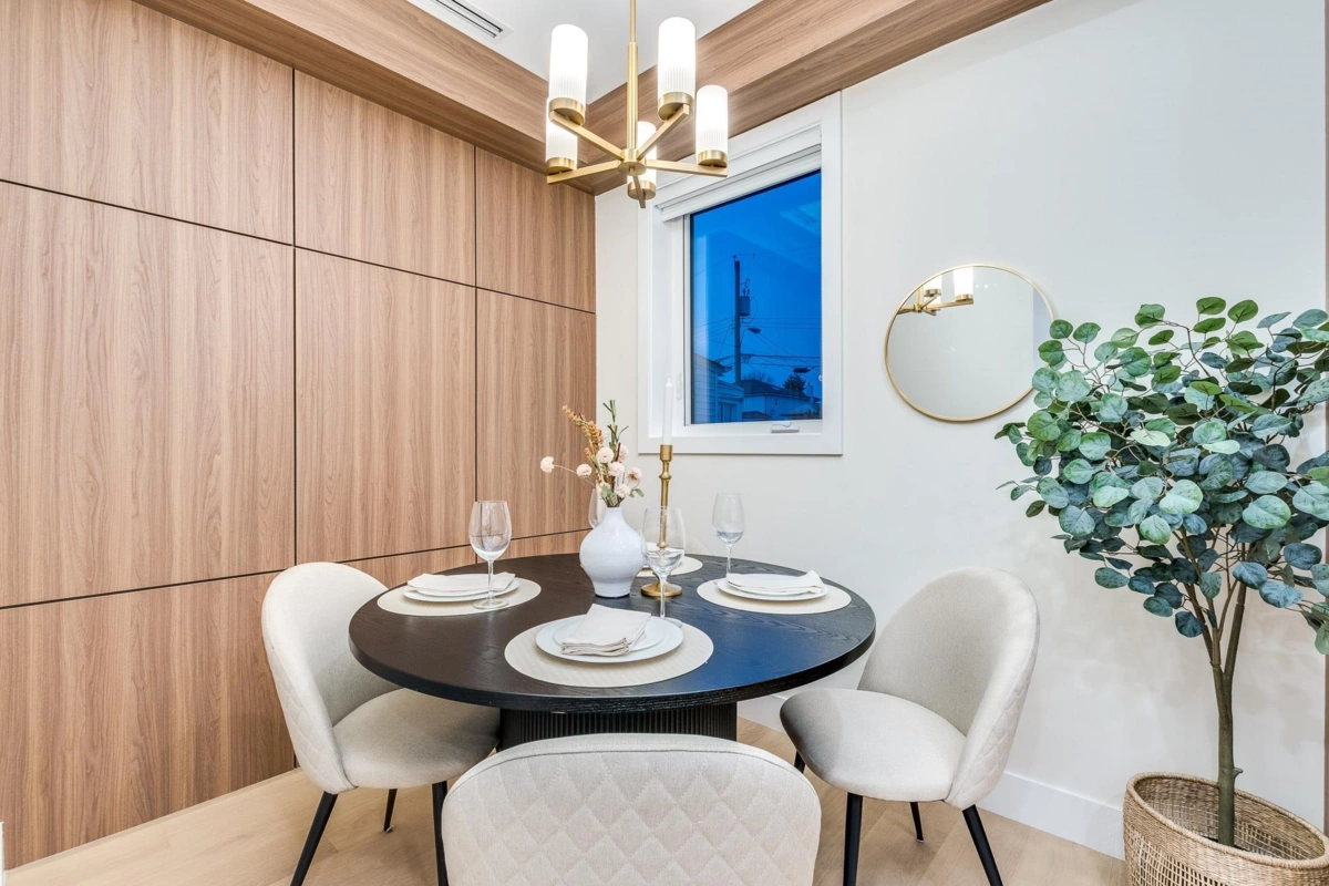 Walk-In Closet Photo of 1 2943 E 44th Avenue, Vancouver, BC