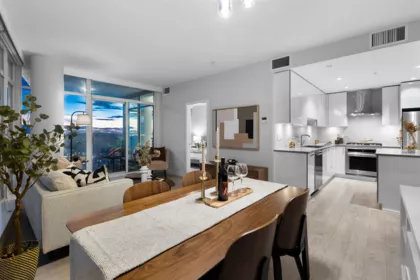 Kitchen Island Photo of 2402 1788 Gilmore Avenue, Burnaby, BC