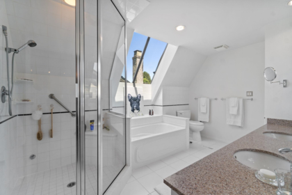Entry Foyer Photo of 7215 Wiltshire Street, Vancouver, BC