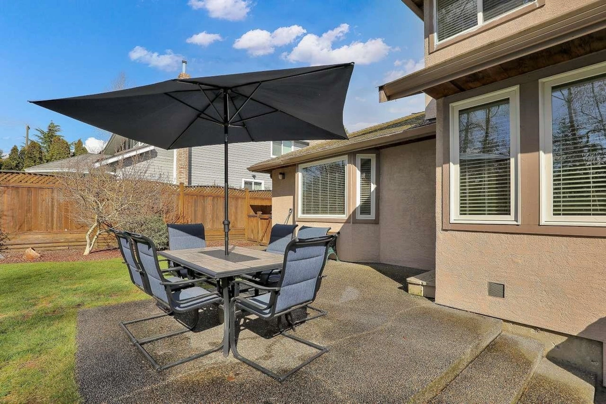 Swimming Pool Photo of 8375 148b Street, Surrey, BC