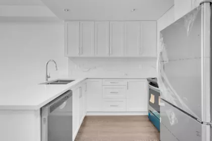 208 9983 E Barnston Drive, Surrey, BC, Surrey — Apartment/Condo for sale