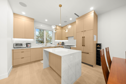 552 E 58th Avenue, Vancouver, BC, Vancouver — Half Duplex for sale