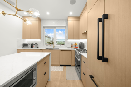 552 E 58th Avenue, Vancouver, BC, Vancouver — Half Duplex for sale