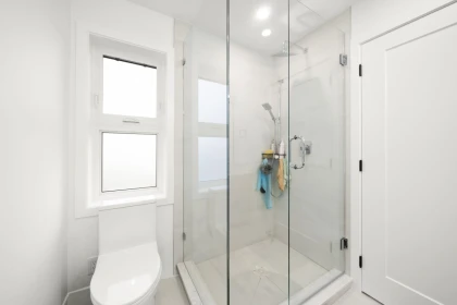 Walk-In Closet Photo of 552 E 58th Avenue, Vancouver, BC