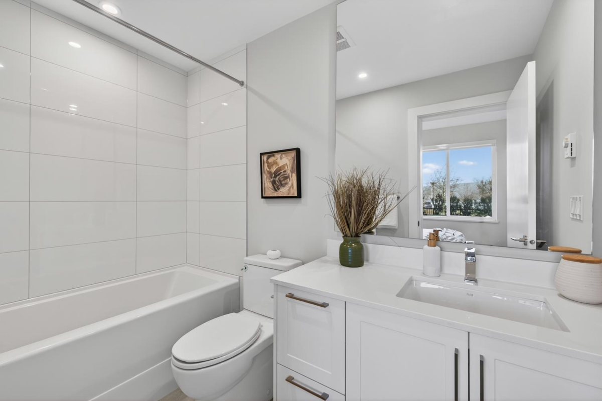 Entry Foyer Photo of 107 1942 Starling Drive, Tsawwassen, BC