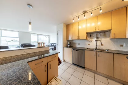 702 8460 Granville Avenue, Richmond, BC, Richmond — Apartment/Condo for sale