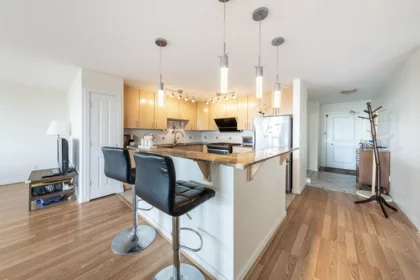 Kitchen Photo of 702 8460 Granville Avenue, Richmond, BC