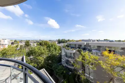 Office / Den Photo of 702 8460 Granville Avenue, Richmond, BC