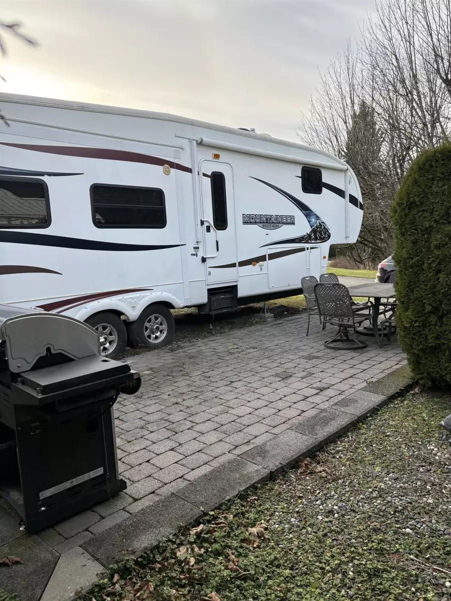 Breakfast Nook Photo of 133 1436 Frost Road, Cultus Lake, BC