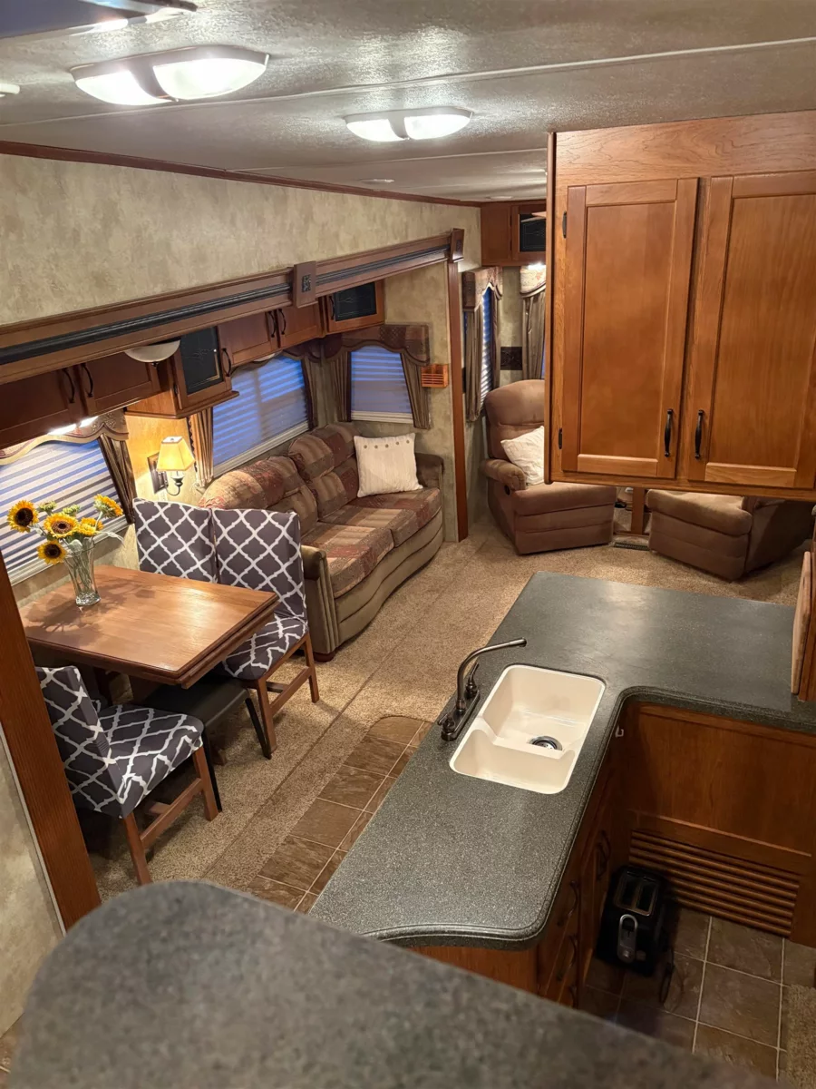 Walk-In Closet Photo of 133 1436 Frost Road, Cultus Lake, BC