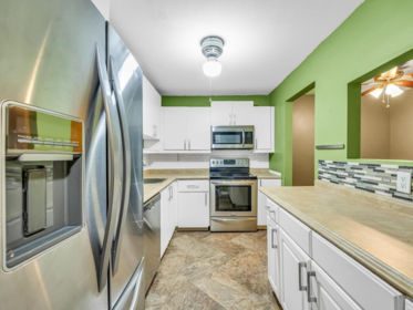 Family Room Photo of 211 10157 University Drive, Surrey, BC