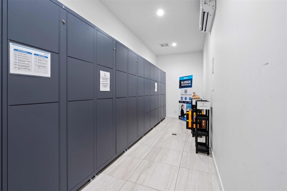 Primary Bathroom Photo of 1107 4890 Lougheed Highway, Burnaby, BC