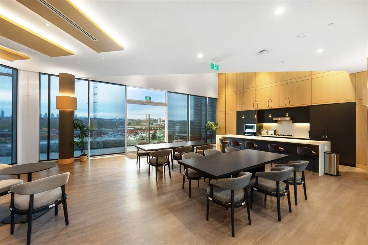 Walk-In Closet Photo of 1107 4890 Lougheed Highway, Burnaby, BC