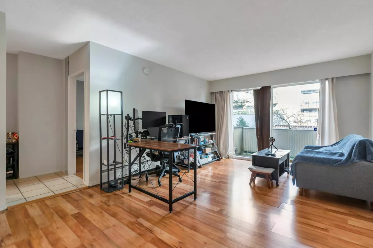 Breakfast Nook Photo of 113 610 Third Avenue, New Westminster, BC