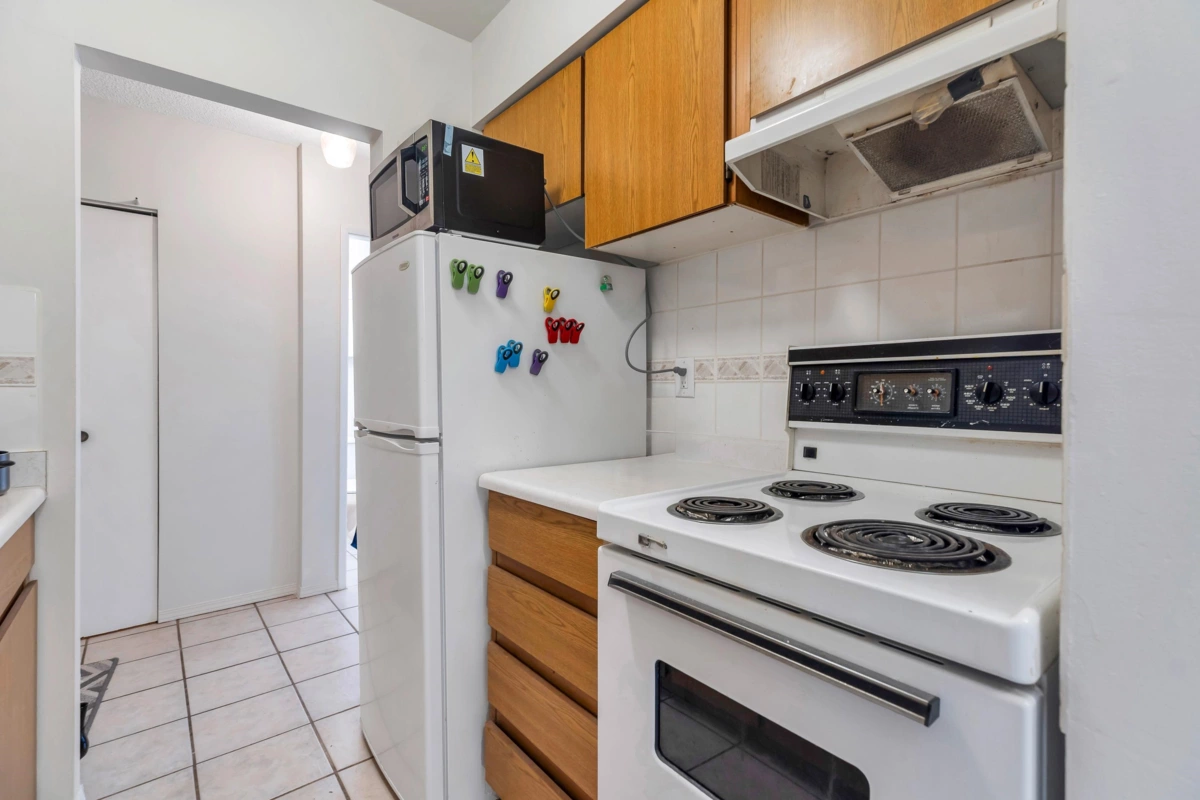 Dining Area Photo of 113 610 Third Avenue, New Westminster, BC