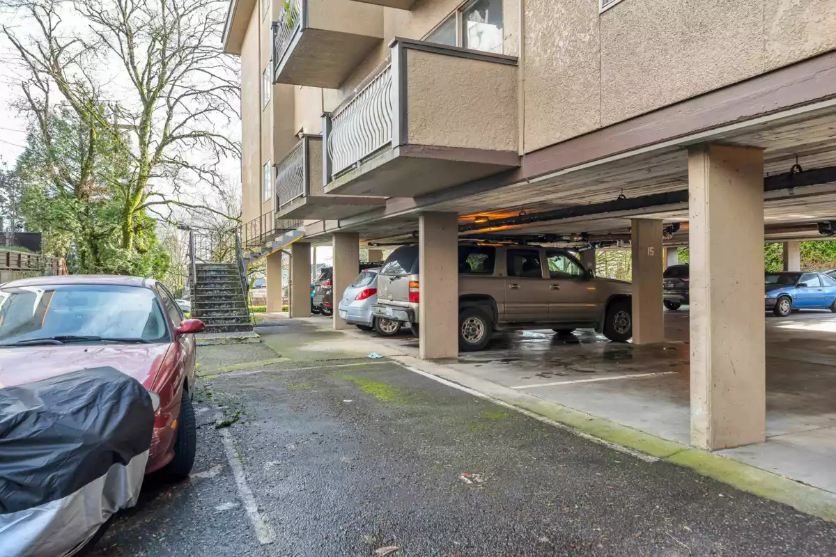 Staircase Photo of 113 610 Third Avenue, New Westminster, BC