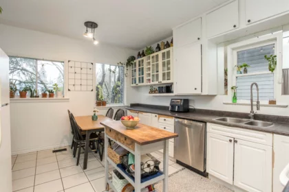 Breakfast Nook Photo of 1976 Warwick Avenue, Port Coquitlam, BC