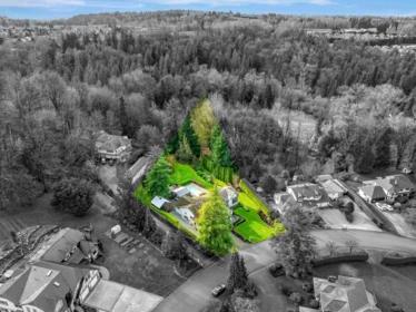 Playground / Recreational Area Near 32500 Verdon Way, Abbotsford, BC