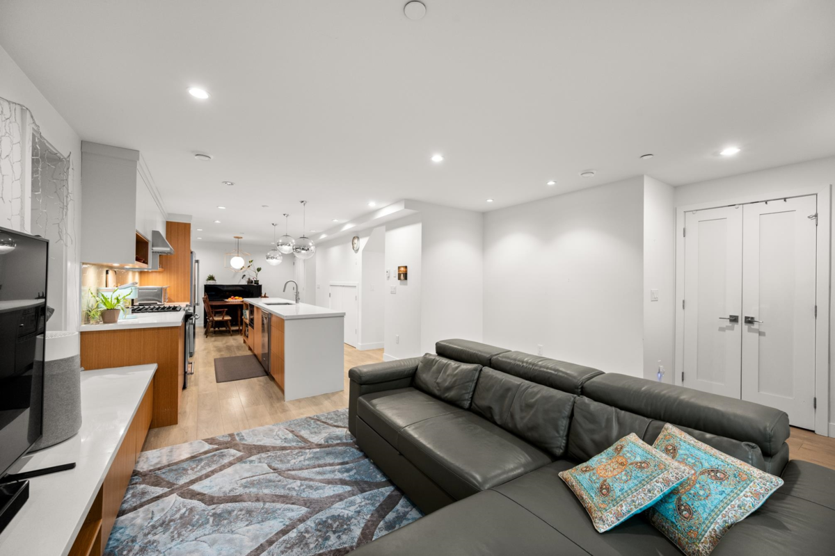 Dining Area Photo of 1452 E 20th Avenue, Vancouver, BC