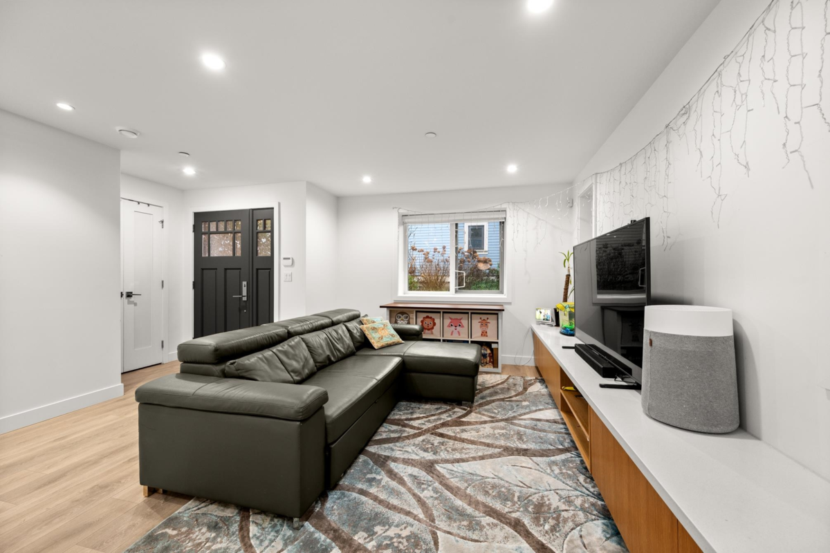 Family Room Photo of 1452 E 20th Avenue, Vancouver, BC