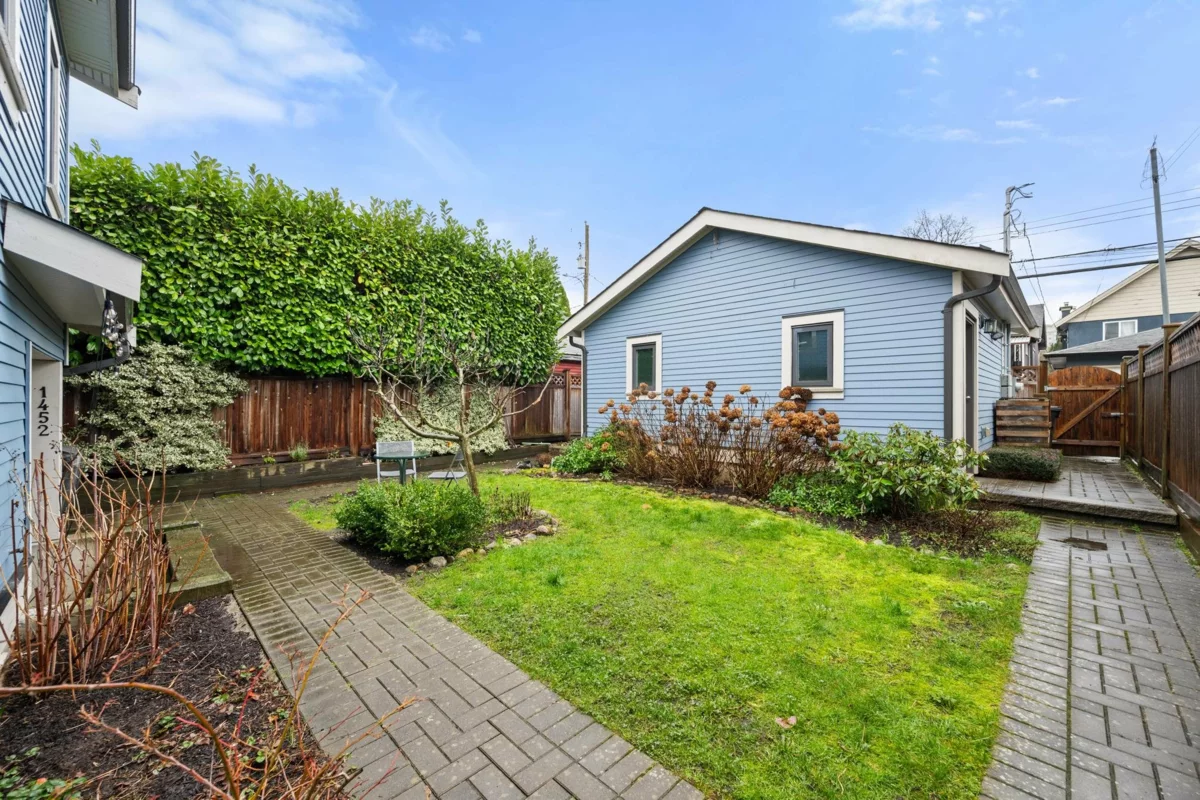Hallway Photo of 1452 E 20th Avenue, Vancouver, BC