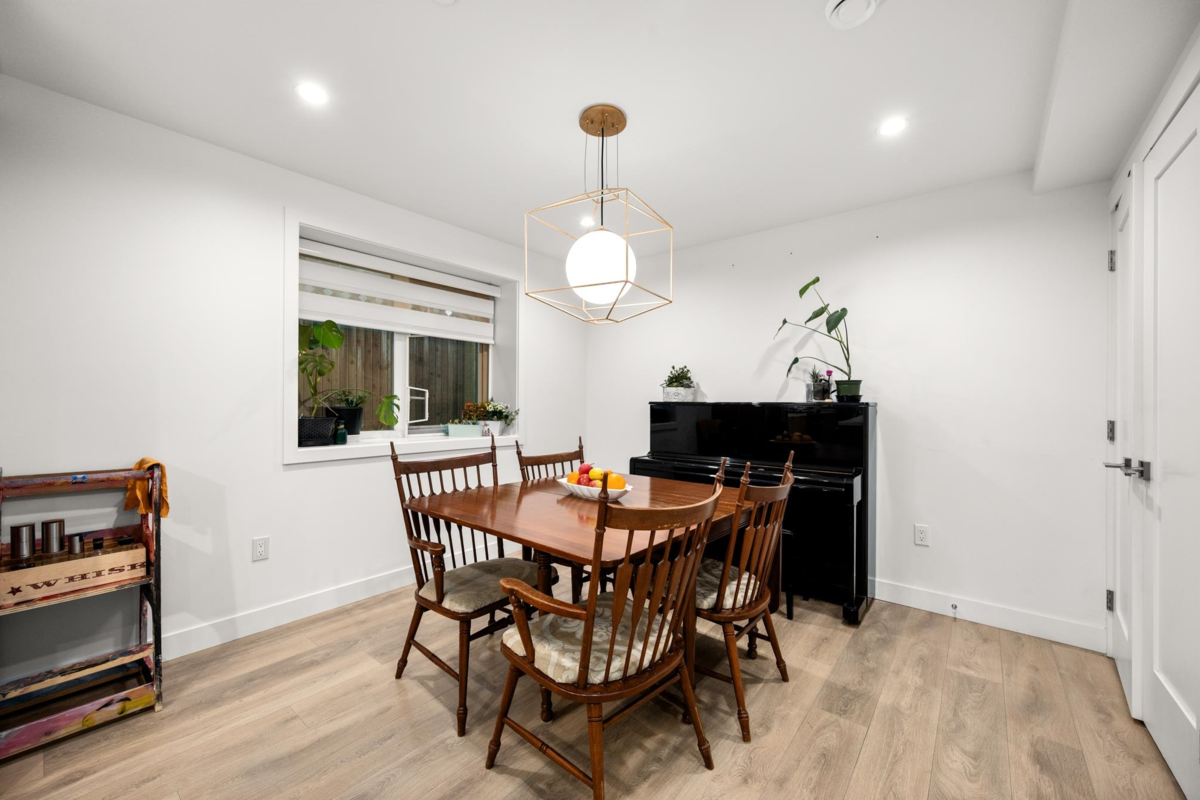 Primary Bathroom Photo of 1452 E 20th Avenue, Vancouver, BC