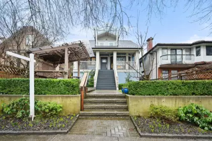 1452 E 20th Avenue, Vancouver, BC, Knight — 4 bed half duplex for sale