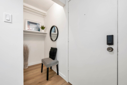 Mudroom Photo of 107 15020 North Bluff Road, White Rock, BC