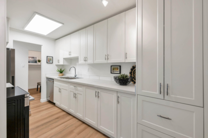 Pantry Photo of 107 15020 North Bluff Road, White Rock, BC