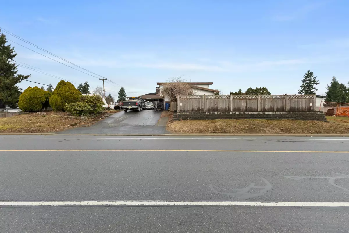 Dining Area Photo of 32555 Bevan Avenue, Abbotsford, BC