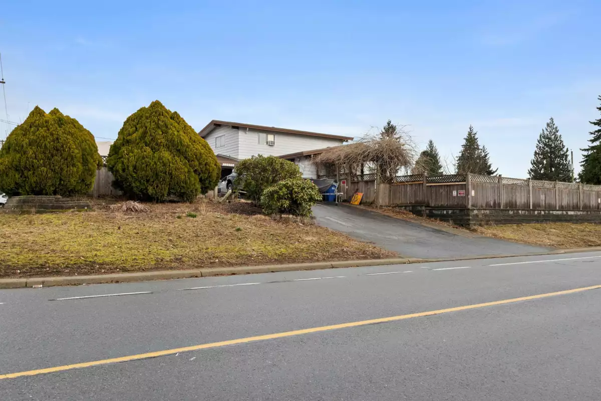 Family Room Photo of 32555 Bevan Avenue, Abbotsford, BC