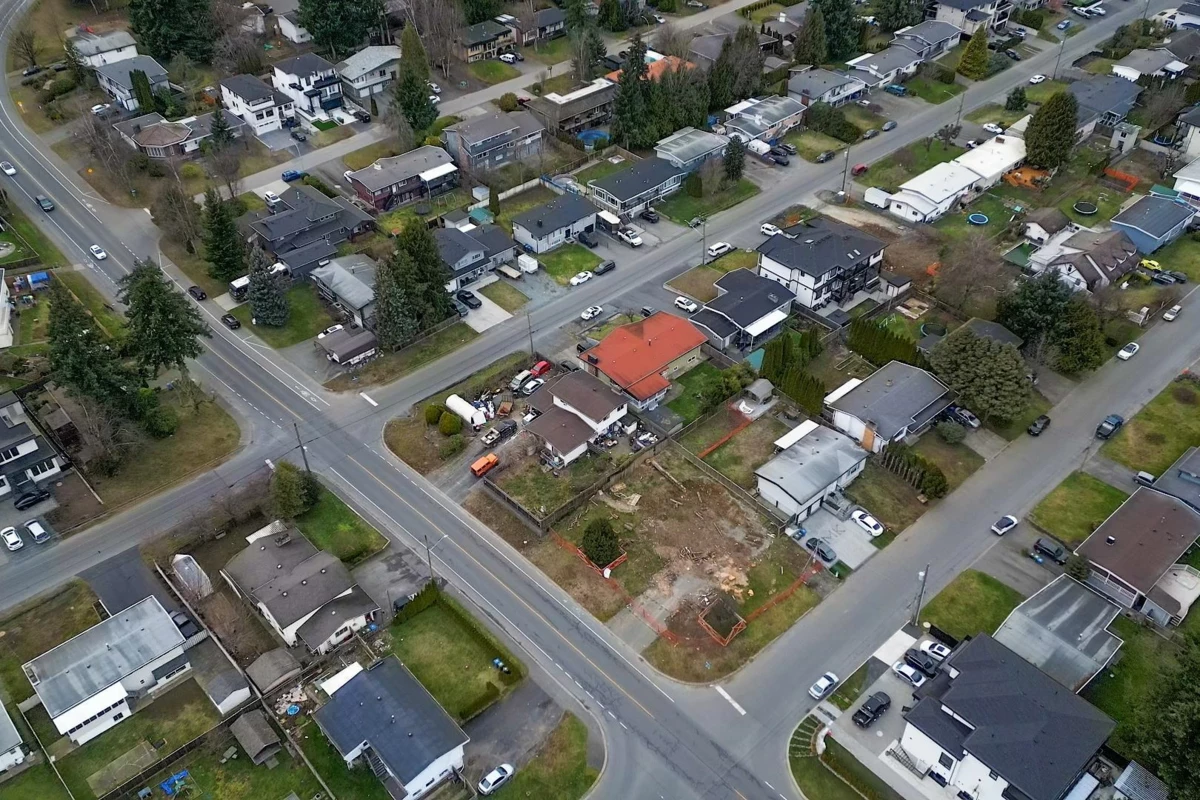 Guest Bathroom Photo of 32555 Bevan Avenue, Abbotsford, BC