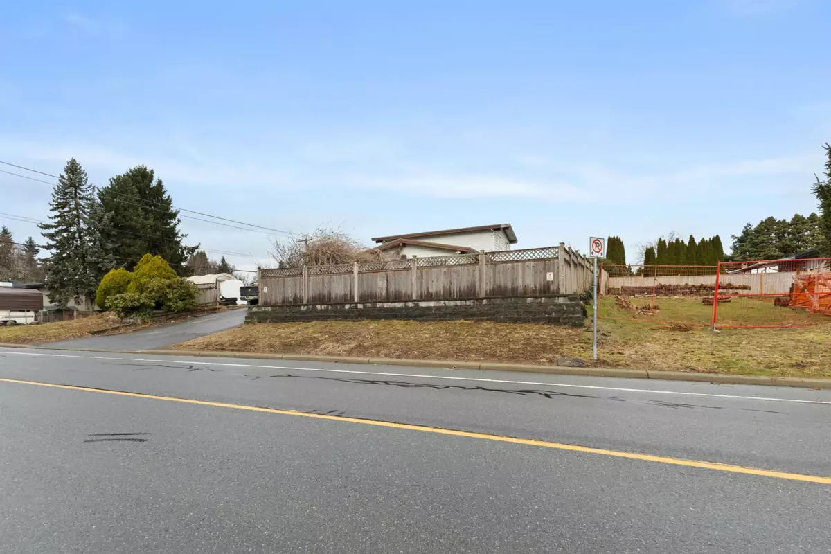 Pantry Photo of 32555 Bevan Avenue, Abbotsford, BC