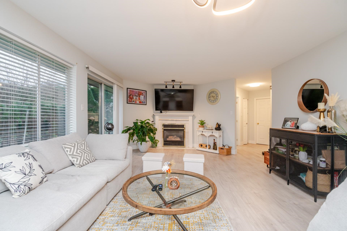 Family Room Photo of 125 3080 Townline Road, Abbotsford, BC