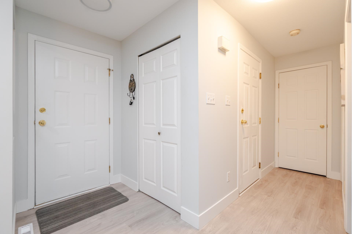 Mudroom Photo of 125 3080 Townline Road, Abbotsford, BC