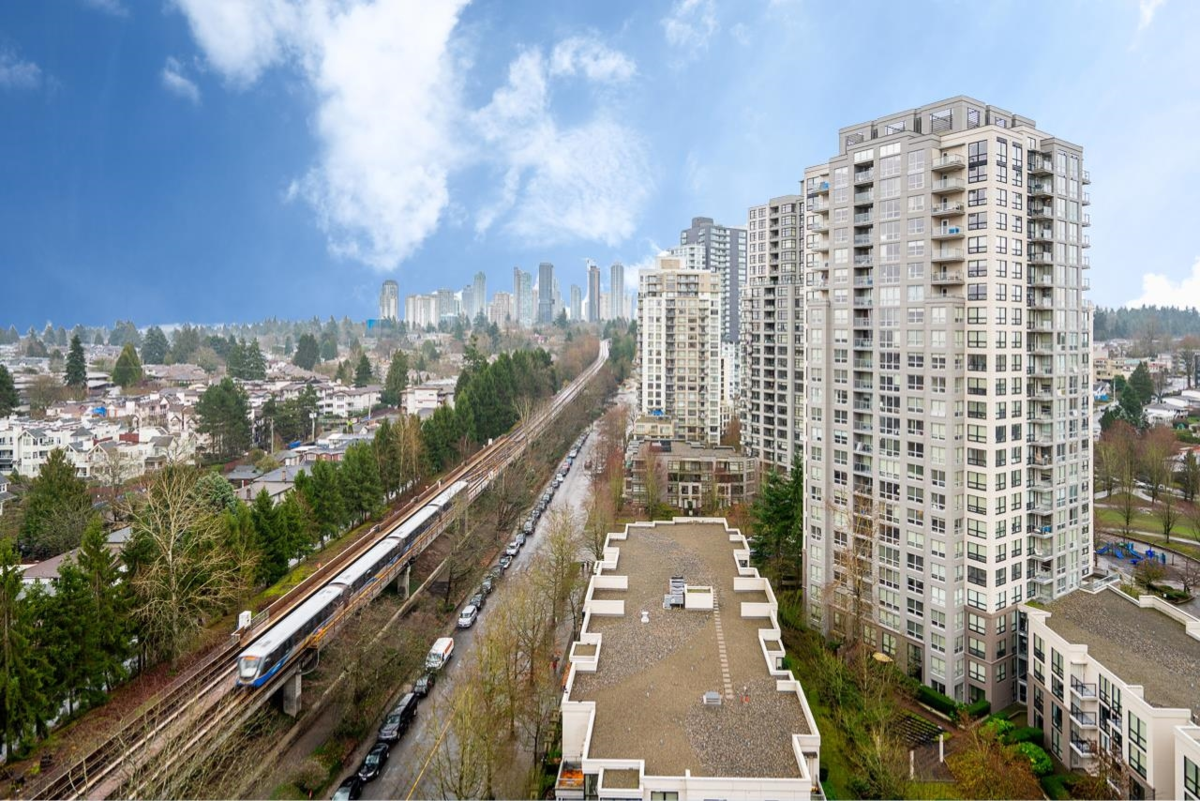 Backyard Photo of 1710 5288 Melbourne Street, Vancouver, BC