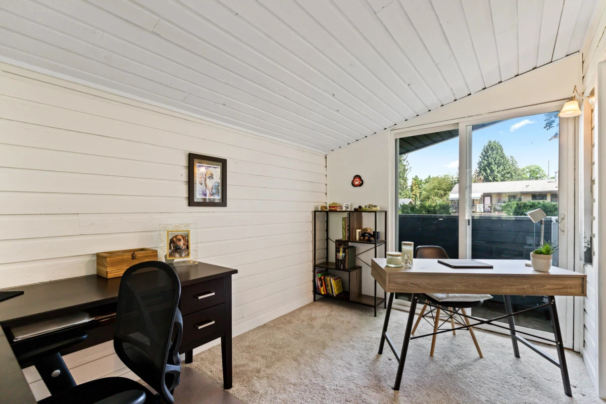 Hallway Photo of 12478 Carlton Street, Maple Ridge, BC